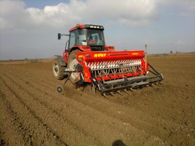 Mechanical seeders Mechanical seeders