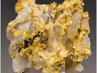 Quartz-Associated Quartz-Associated